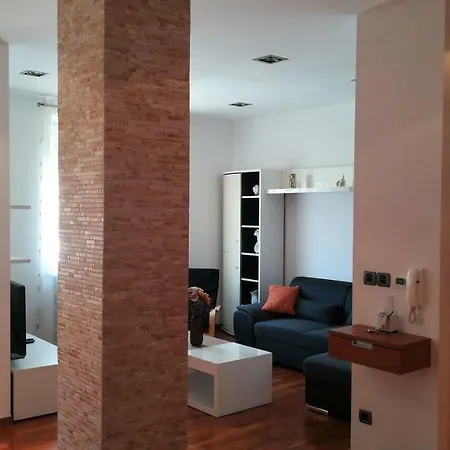 Apartment Commodious Right In The Centre